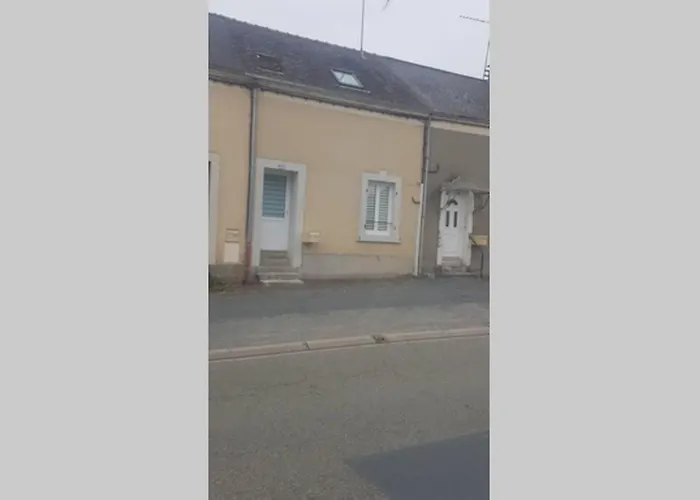Maison De Bourg Avec Exterieur.