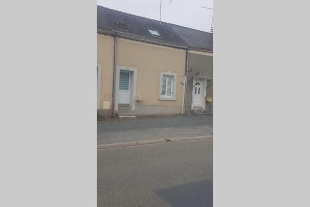 Maison De Bourg Avec Exterieur. *